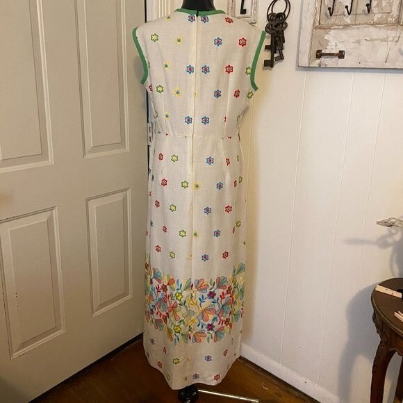 Vintage Berkshire B-Tween Embroidered Floral Lightweight Maxi Womens Dress - Picture 4 of 11
